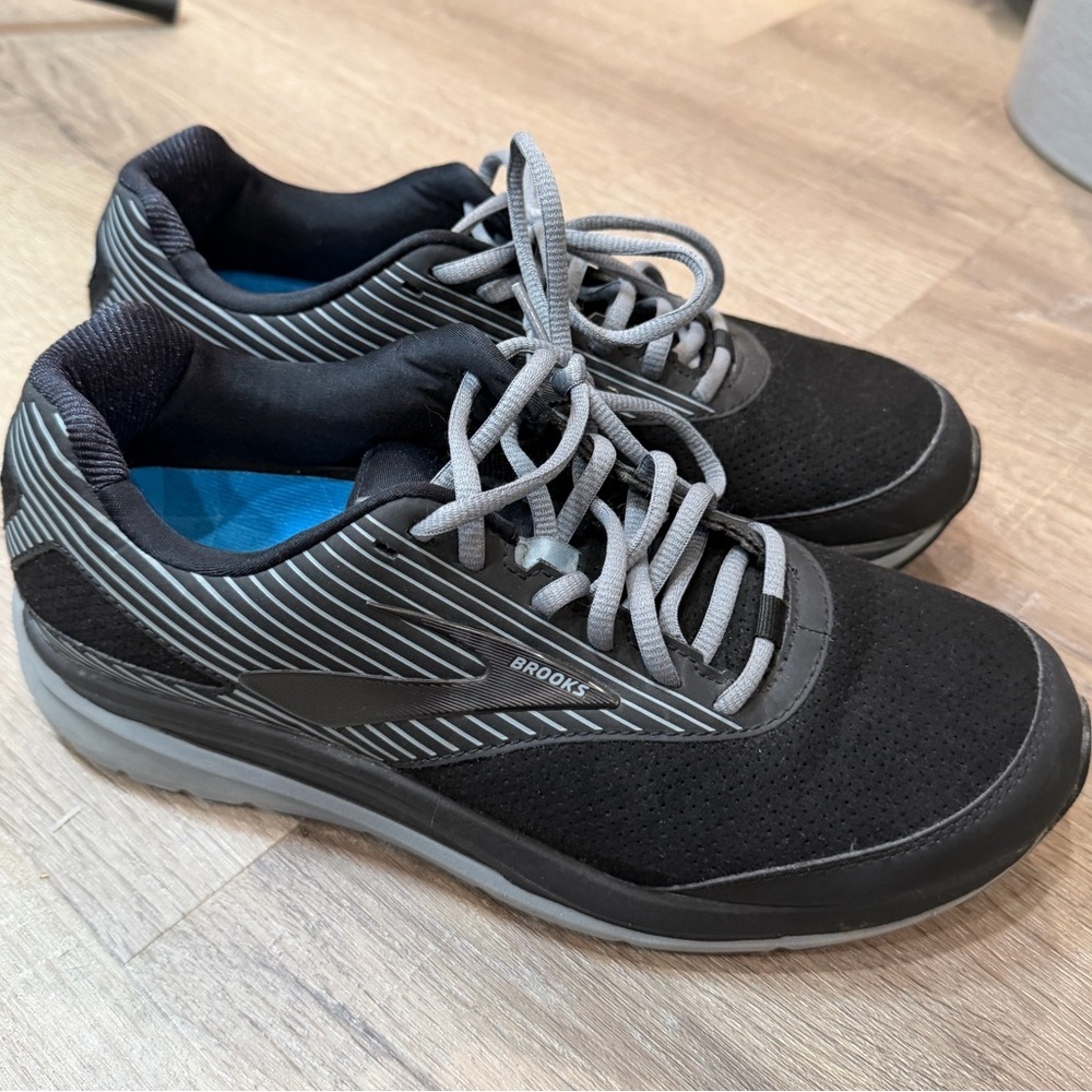 Brooks Size 9 Men's Addiction Walk Black and Gray Athletic Orthopedic Shoes